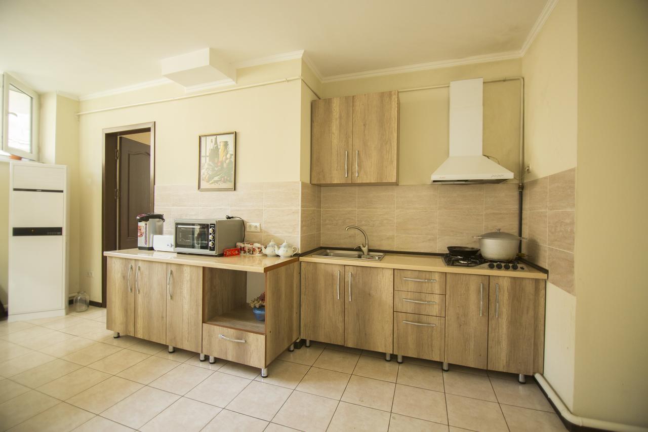 Hostel Esal Osh Exterior photo